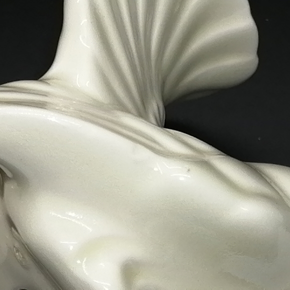 VTG. Pair of Porcelain Doves - Picture 9 of 13